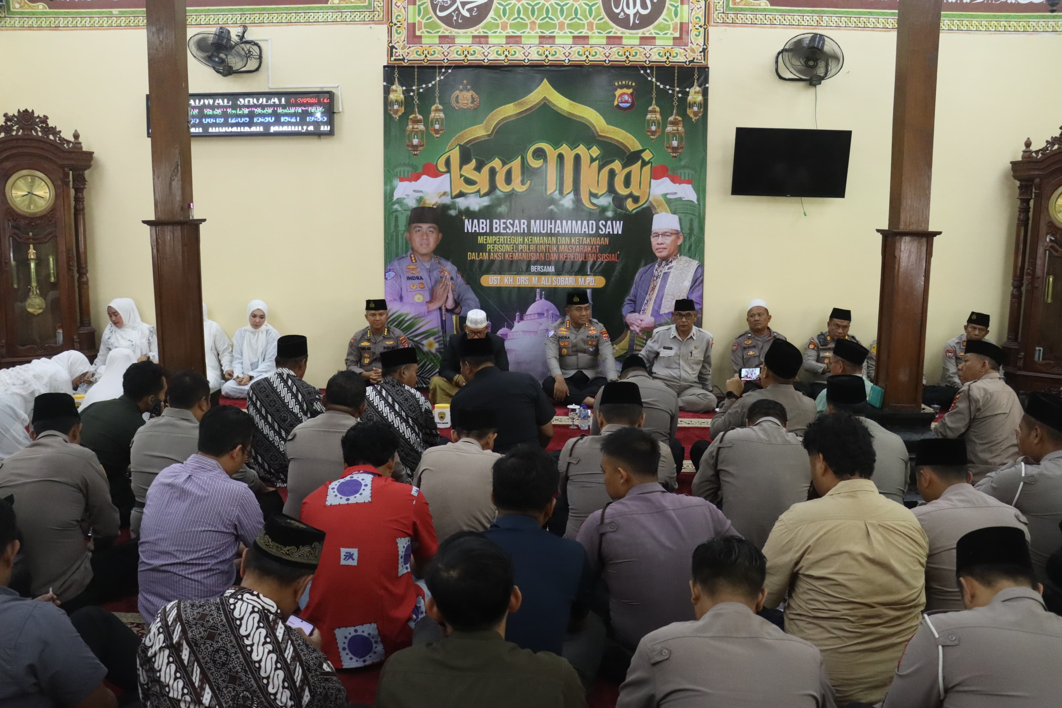 Teguhkan Iman Personel, Polresta Tangerang Peringati Isra Mi\