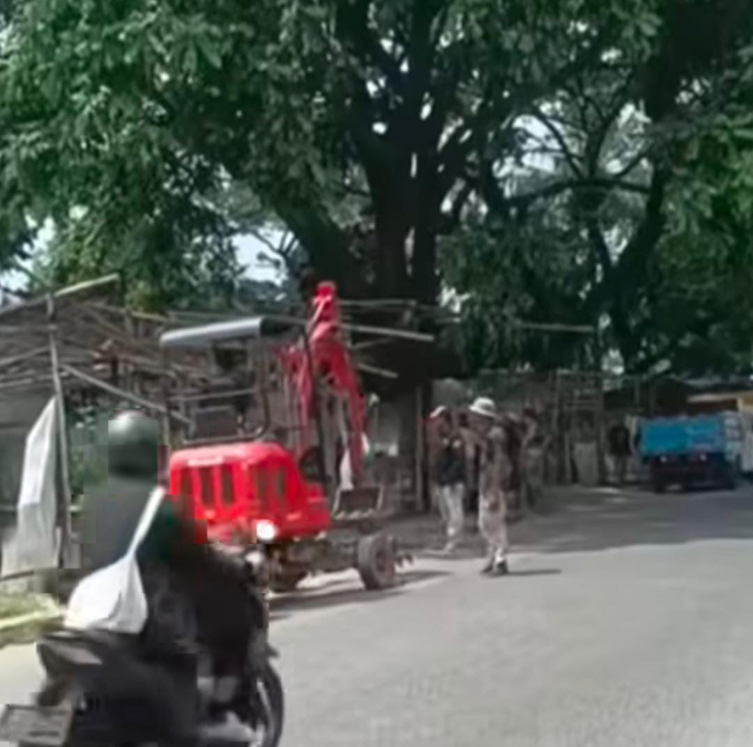 Satpol PP Kota Depok Menertibkan 180 Bangunan Liar dan Lapak Pedagang Kaki Lima